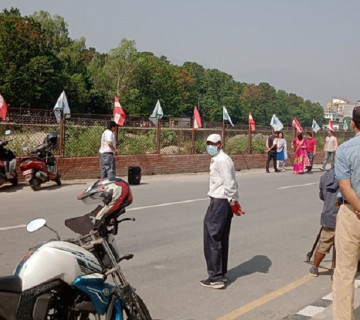 कांग्रेसको चुनावी भिडियाेका कलाकारले ‘मेरो एरिया’ भन्दै सर्वसाधारणमाथि गरे दुर्व्यवहार